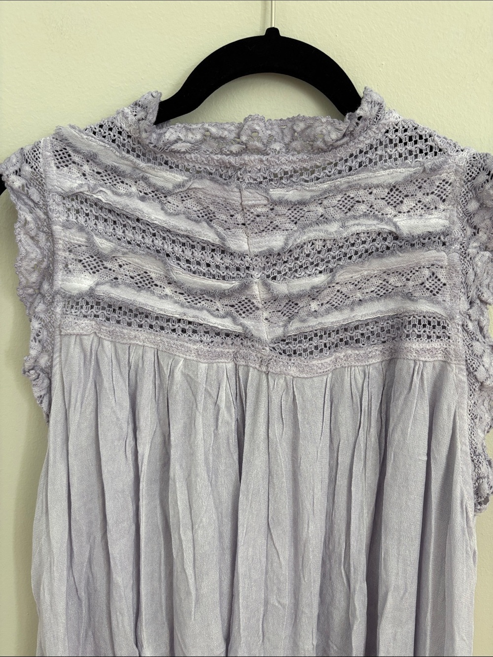 POL Lavender Crochet Yoke Sleeveless Blouse - Picture 3 of 11